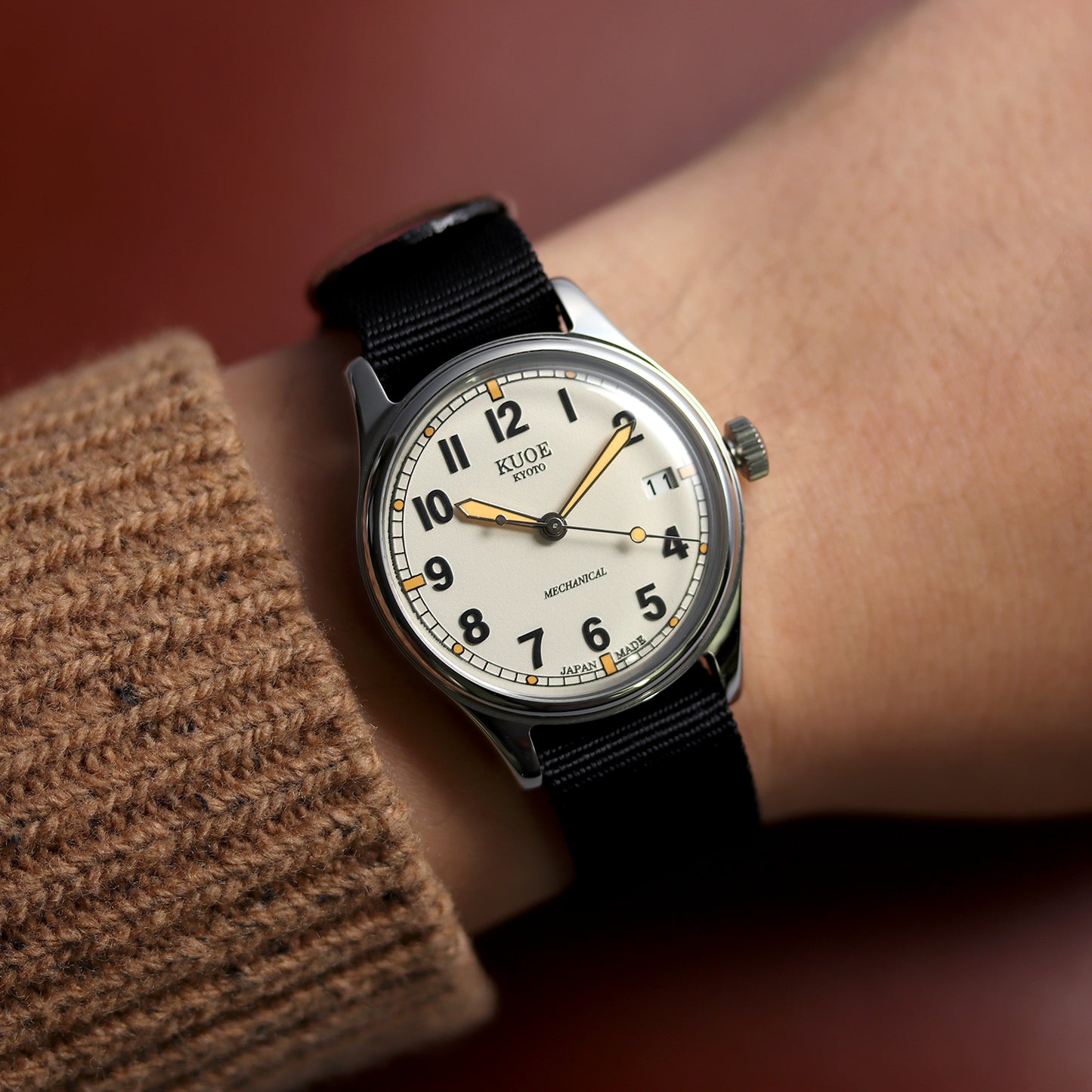 OLD SMITH 90-002 Automatic Ivory (with date)