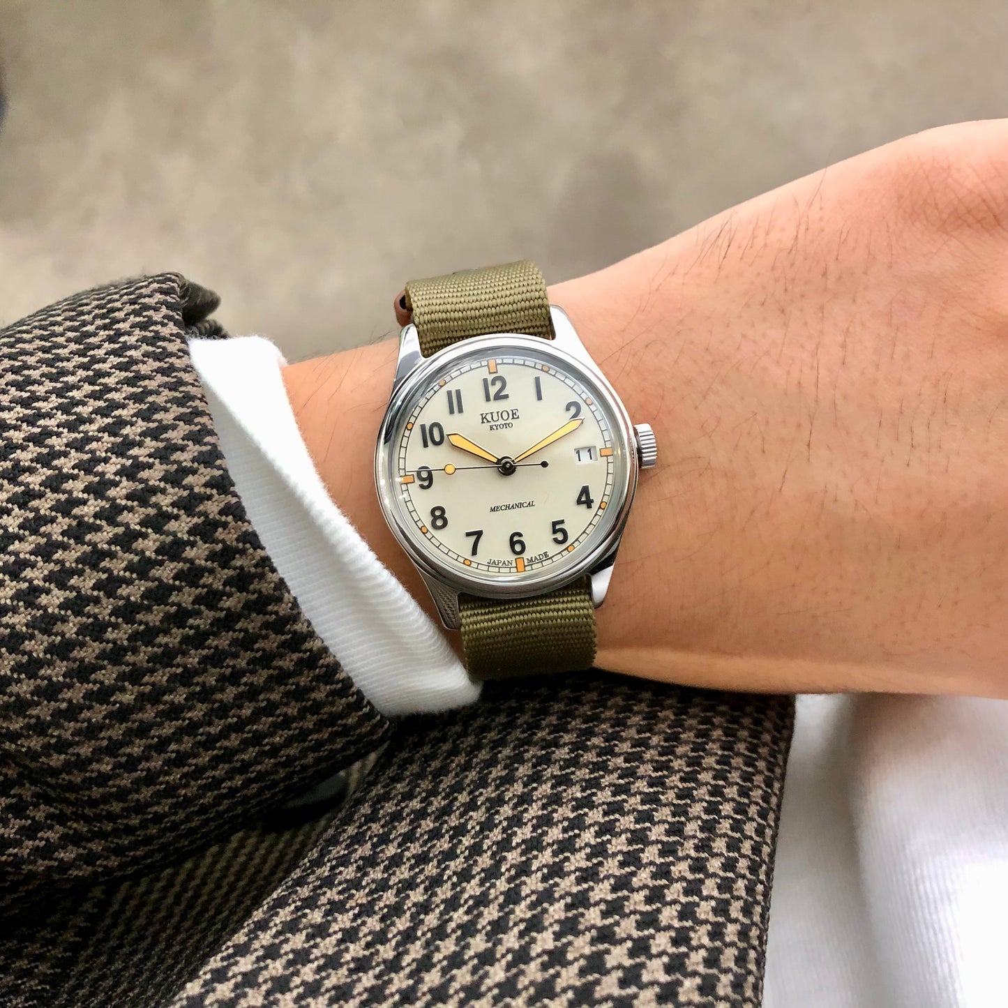 OLD SMITH 90-002 Automatic Ivory (with date)